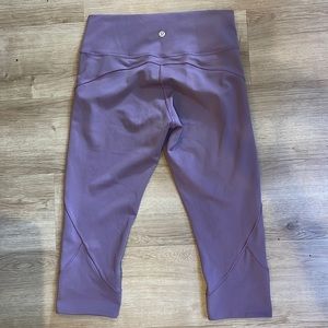 LIKE new Lululemon leggings. Size 10